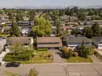 5489 MAPLE CRESCENT - thumbnail 2