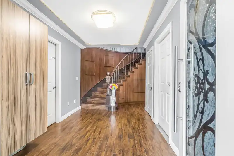 12432 75 AVENUE - photo 4 of 30