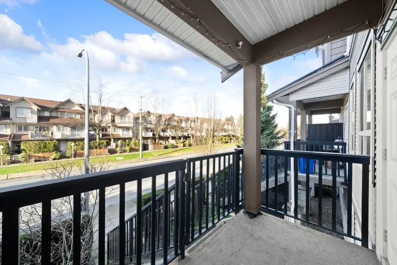 13 22788 WESTMINSTER HIGHWAY - photo 2 of 25