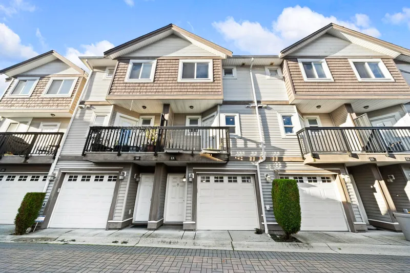 13 22788 WESTMINSTER HIGHWAY - photo 3 of 25