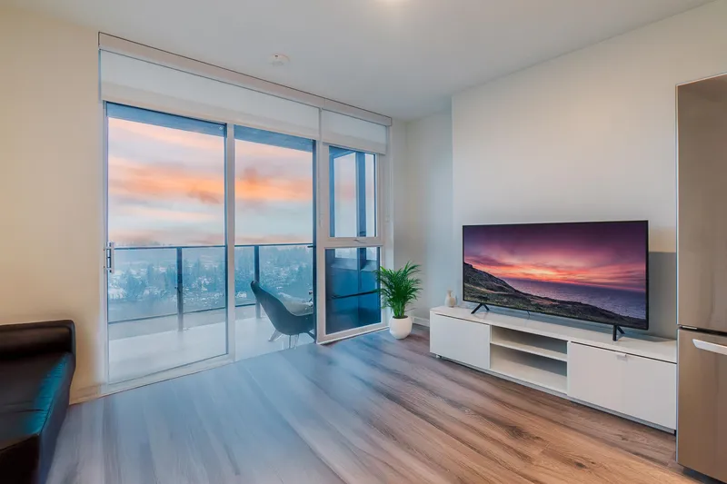 2501 13428 105 AVENUE - photo 3 of 25