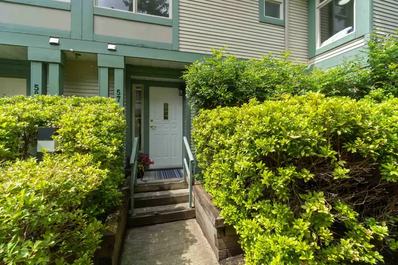 57 65 FOXWOOD DRIVE - photo 3 of 35