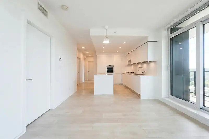 1110 3809 EVERGREEN PLACE - photo 2 of 25