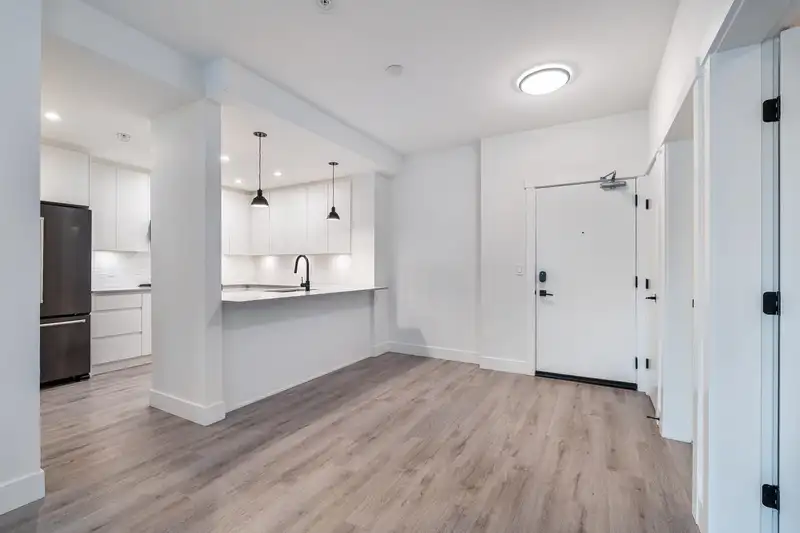 1208 2180 KELLY AVENUE - photo 4 of 38
