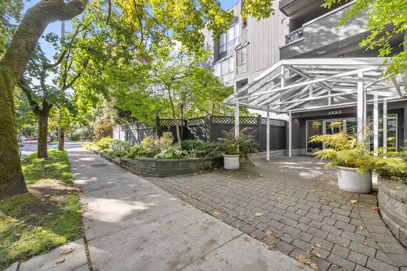 206 2885 SPRUCE STREET - photo 2 of 23
