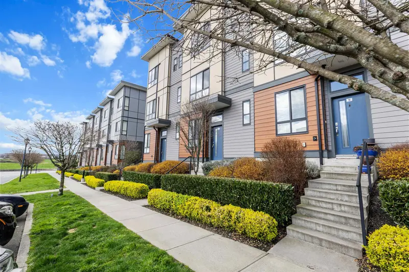 15 1938 NORTH PARALLEL ROAD - photo 1 of 25