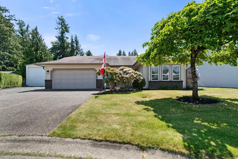 46118 DOWNES AVENUE - photo 2 of 40