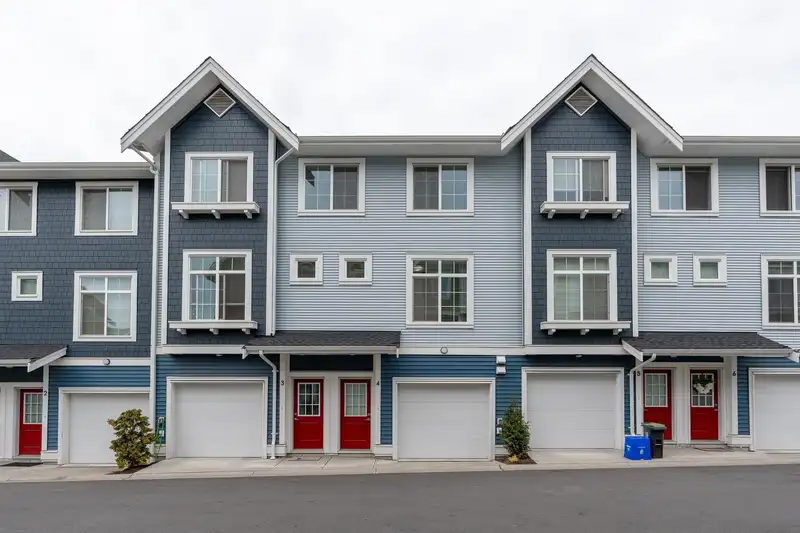 4 20180 84 AVENUE - photo 1 of 35