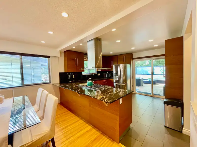 2549 BENDALE ROAD - photo 4 of 39