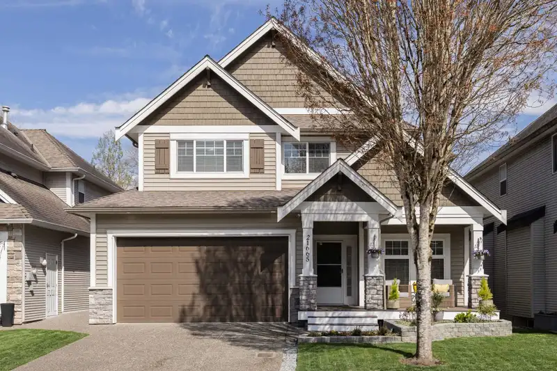 21665 95 AVENUE - photo 1 of 40