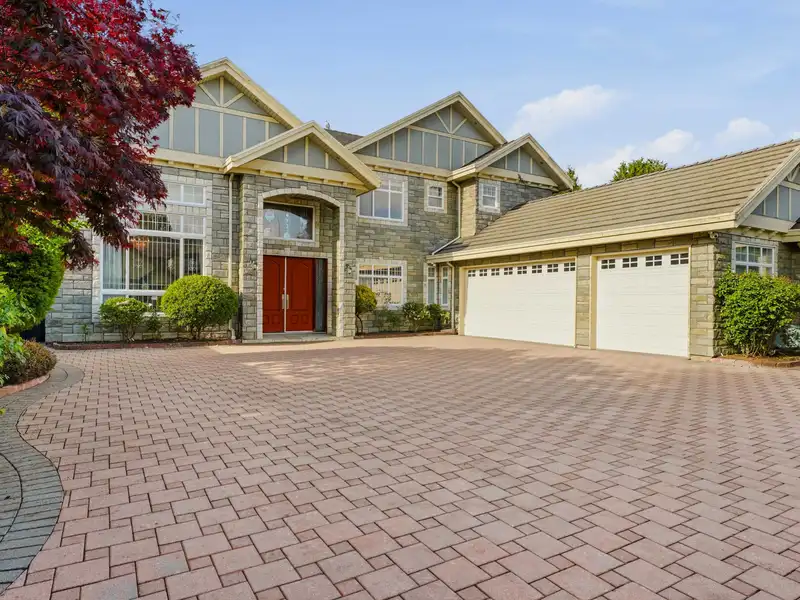 5631 CLEARWATER DRIVE - photo 3 of 37
