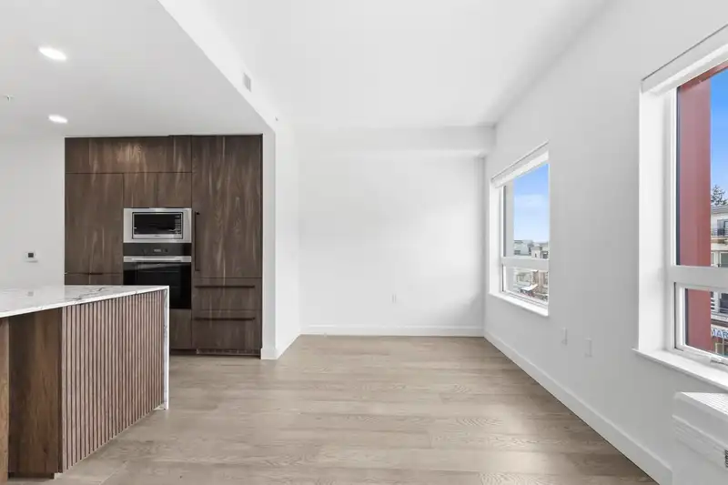 305 3590 W 39TH AVENUE - photo 3 of 26