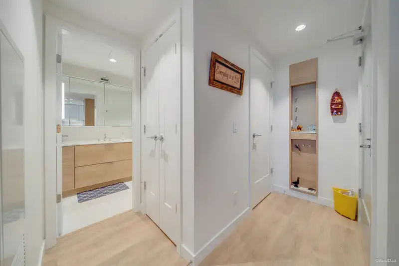 1708 1045 AUSTIN AVENUE - photo 4 of 34