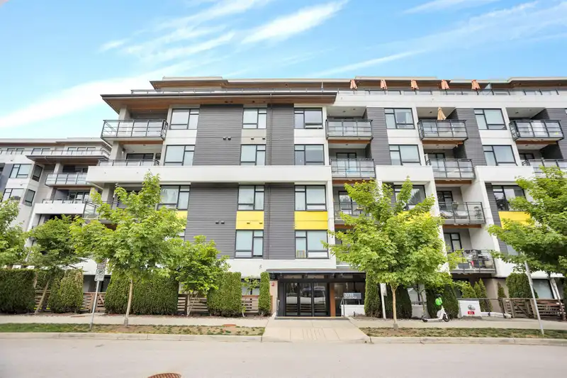 609 3038 ST. GEORGE STREET - photo 1 of 26