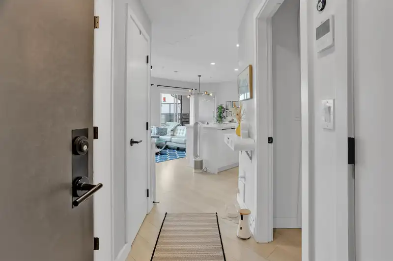 609 3038 ST. GEORGE STREET - photo 2 of 26