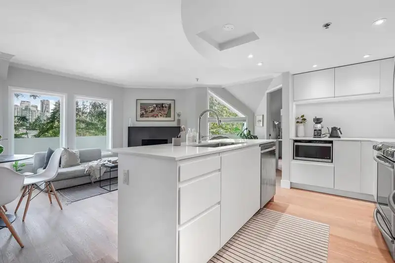 E3 1100 W 6TH AVENUE - photo 1 of 26