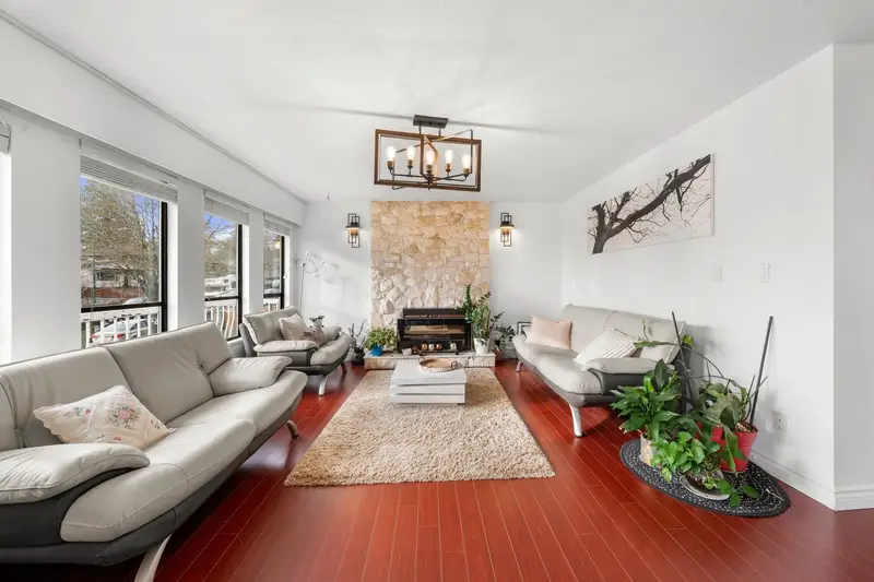 7882 WINDSOR STREET - photo 2 of 25