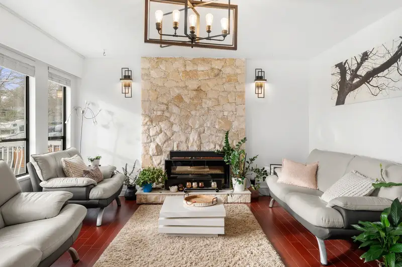 7882 WINDSOR STREET - photo 4 of 25