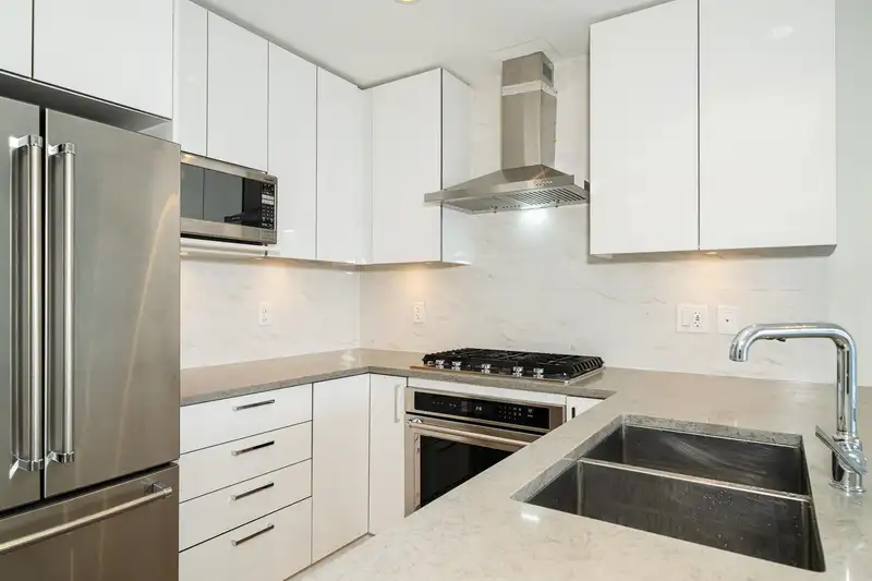2601 1788 GILMORE AVENUE - photo 4 of 30