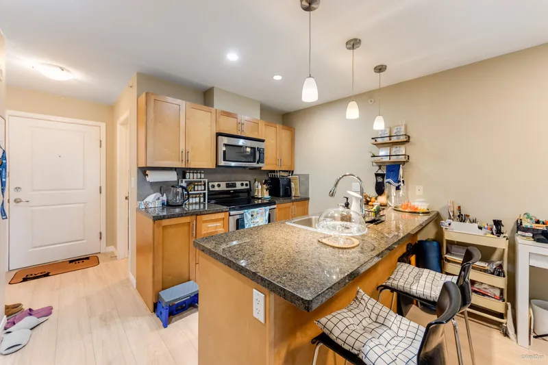 307 5000 IMPERIAL STREET - photo 3 of 17