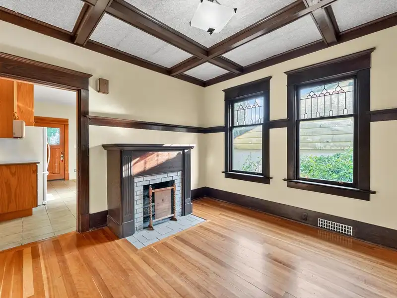 812 DUBLIN STREET - photo 1 of 27