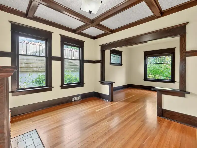 812 DUBLIN STREET - photo 2 of 27