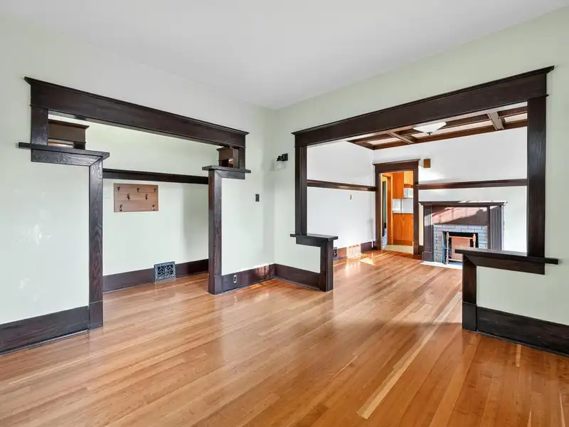 812 DUBLIN STREET - photo 3 of 27