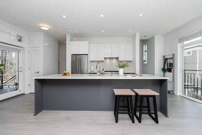 47 2070 OAK MEADOWS DRIVE - photo 1 of 25