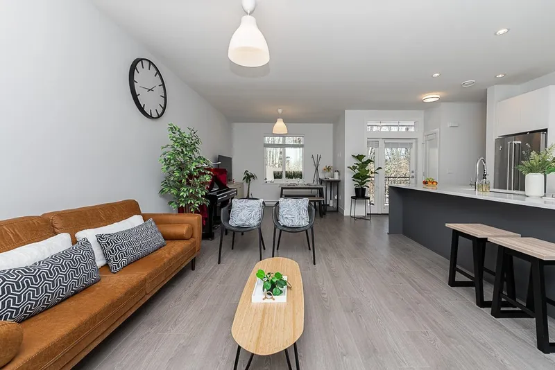 47 2070 OAK MEADOWS DRIVE - photo 4 of 25