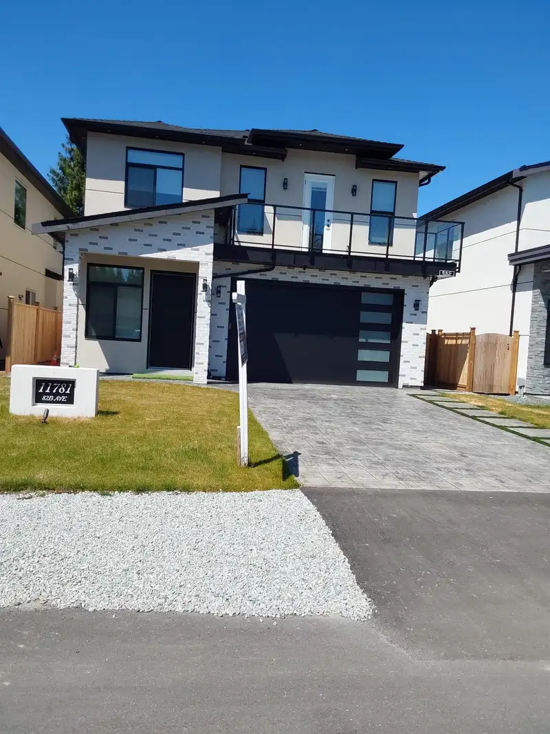 11781 82B AVENUE - photo 1 of 2
