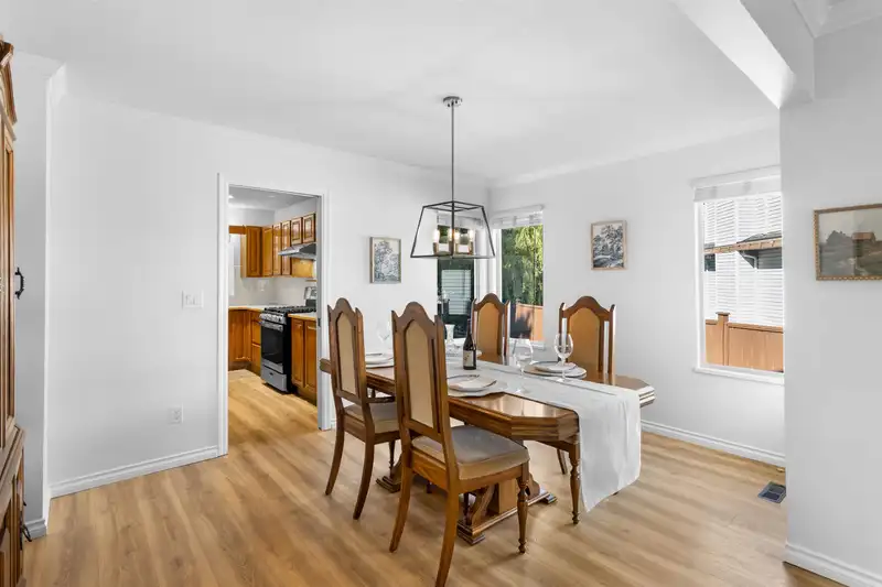 12201 67A AVENUE - photo 4 of 35