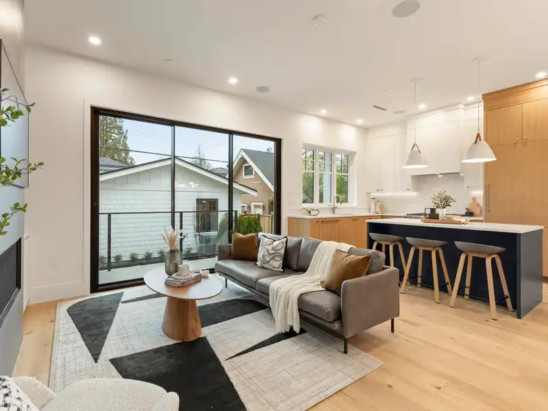 2 3919 W 18TH AVENUE - photo 1 of 31