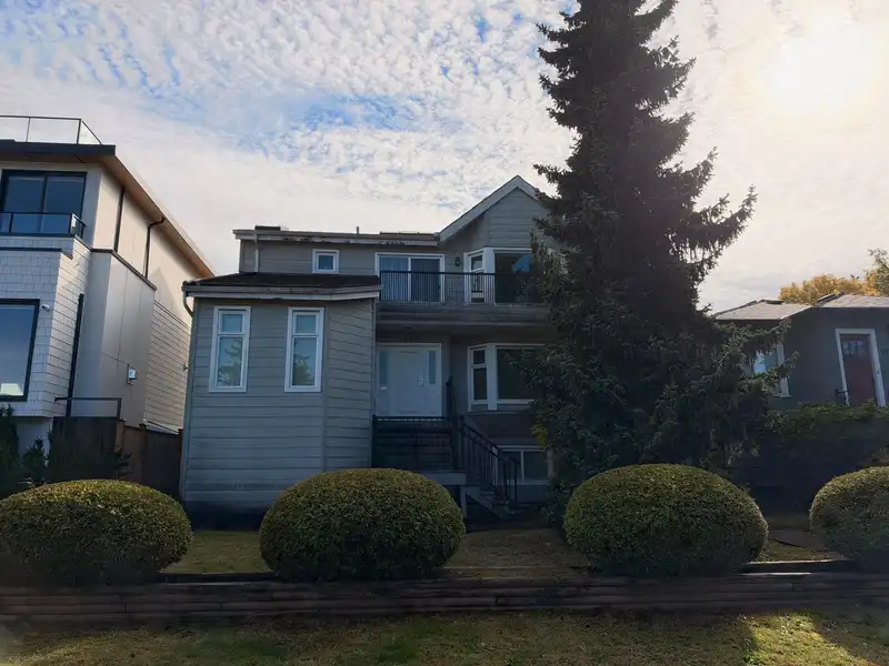 1318 E 34TH AVENUE - photo 1 of 3