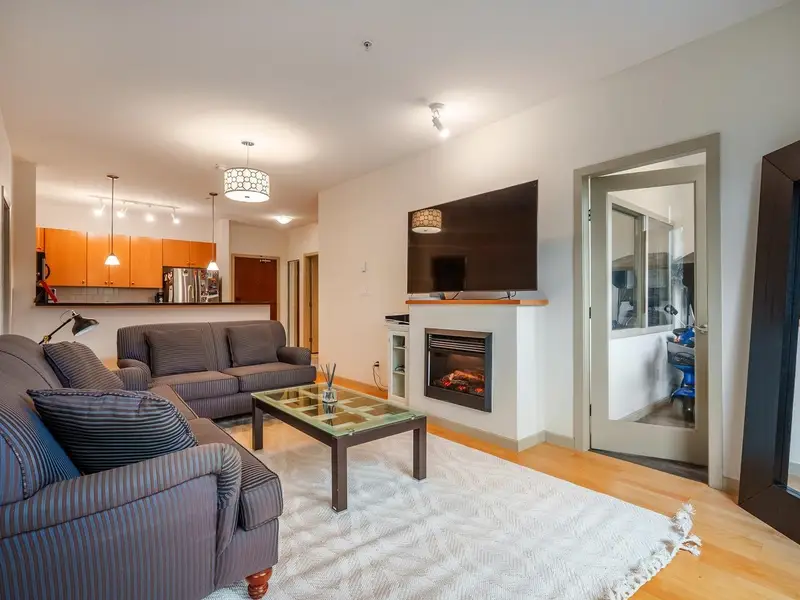 105 100 CAPILANO ROAD - photo 4 of 25