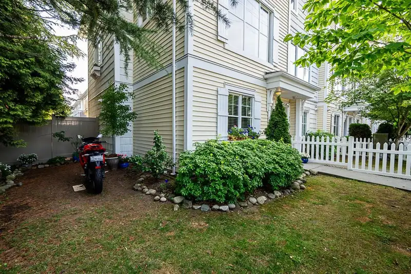 32 16228 16 AVENUE - photo 3 of 25
