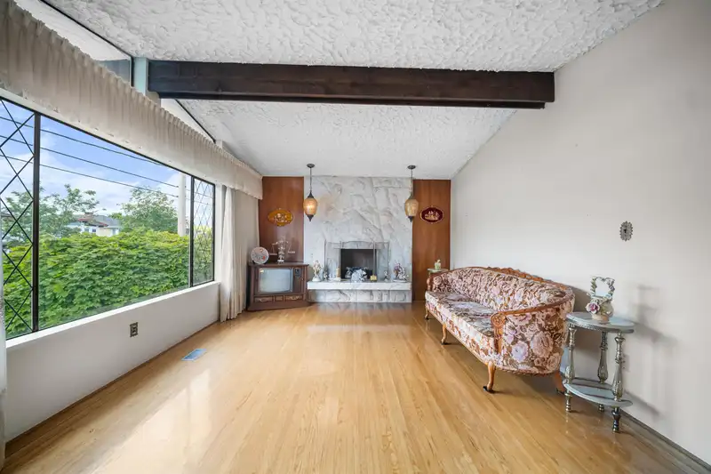 3120 PARKER STREET - photo 3 of 32