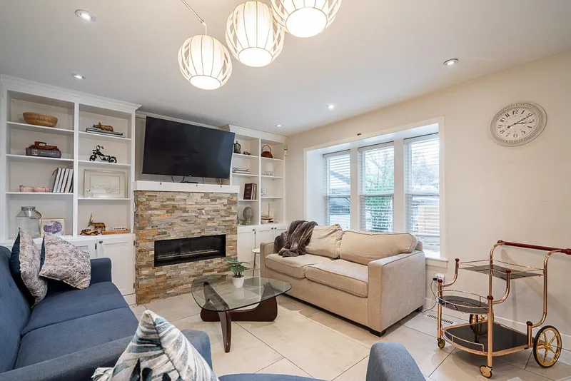 7802 139A STREET - photo 2 of 25