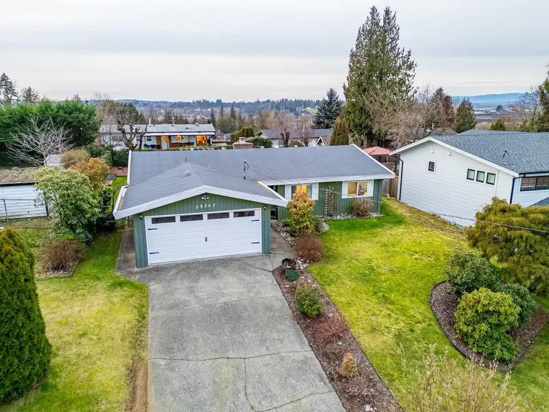 34567 HURST CRESCENT - photo 3 of 40