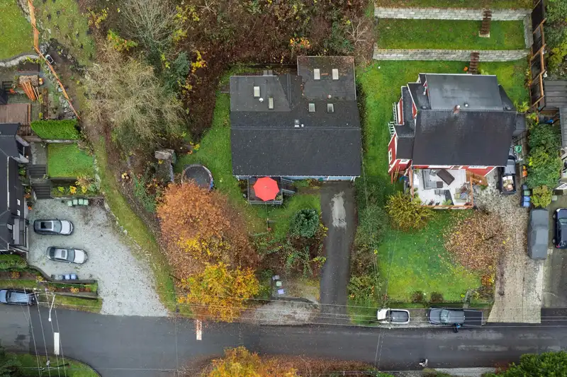 2133 HOPE STREET - photo 4 of 30