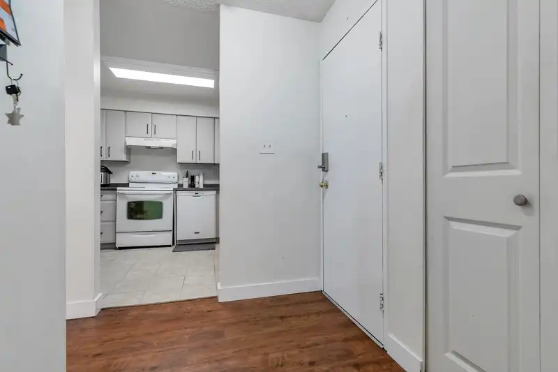 102 5224 204 STREET - photo 2 of 27