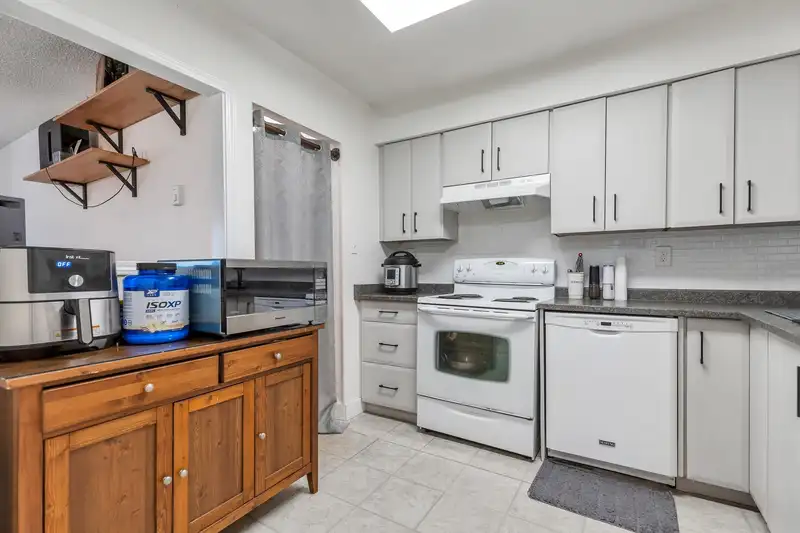 102 5224 204 STREET - photo 4 of 27