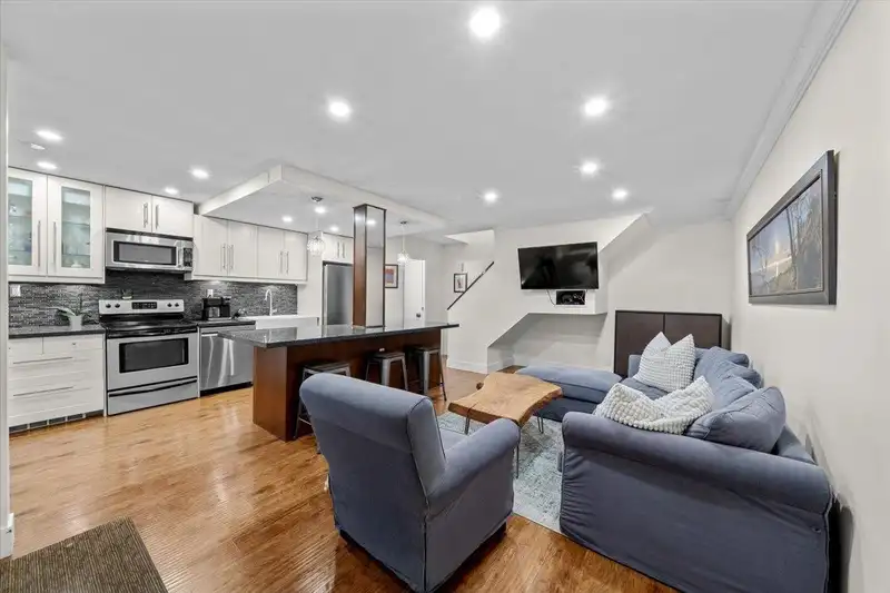 44 1240 FALCON DRIVE - photo 4 of 40