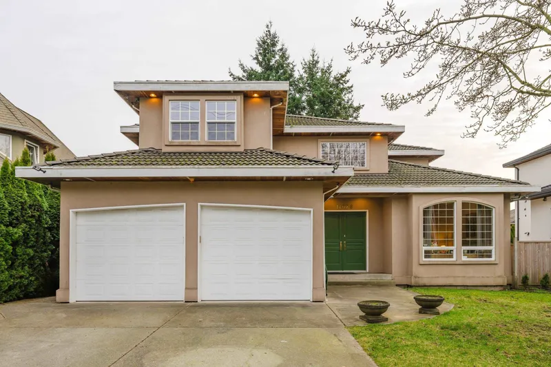 11076 84 AVENUE - photo 1 of 25