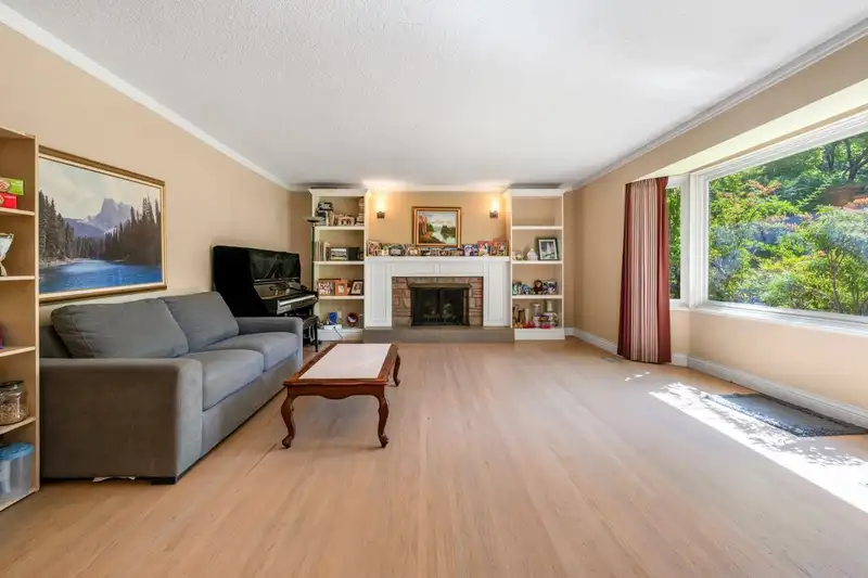1545 W 49TH AVENUE - photo 2 of 32