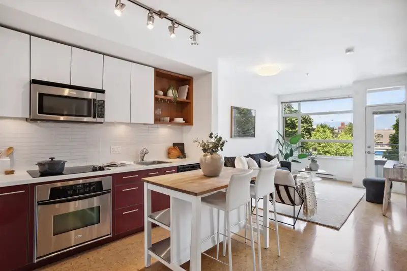304 2828 MAIN STREET - photo 2 of 16