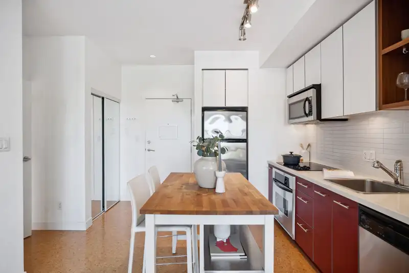 304 2828 MAIN STREET - photo 3 of 16