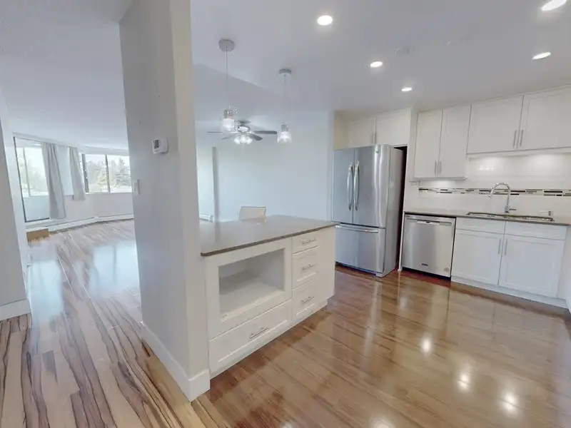 405 1442 FOSTER STREET - photo 4 of 15