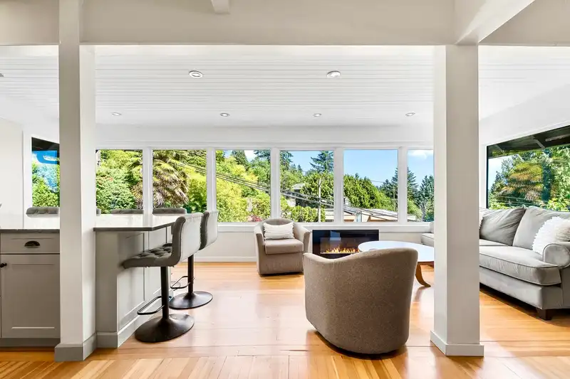 445 N OXLEY STREET - photo 4 of 39