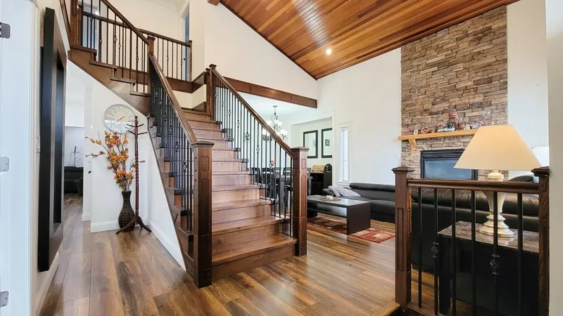 5977 151 STREET - photo 3 of 25