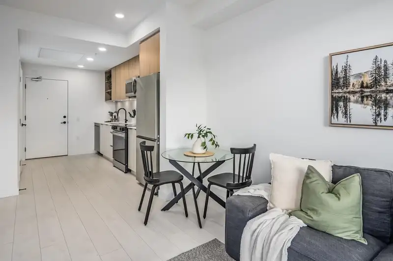 615 13439 94A AVENUE - photo 4 of 25